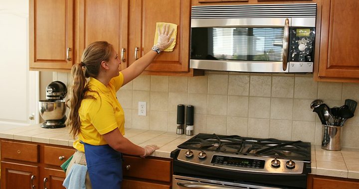 Weekly Kitchen cleaning tips